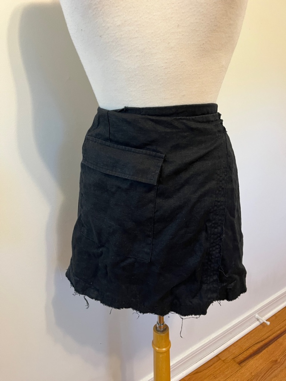 Venroy Size XS Wrap Distressed Hem Mini Skirt 100% Linen Pocket